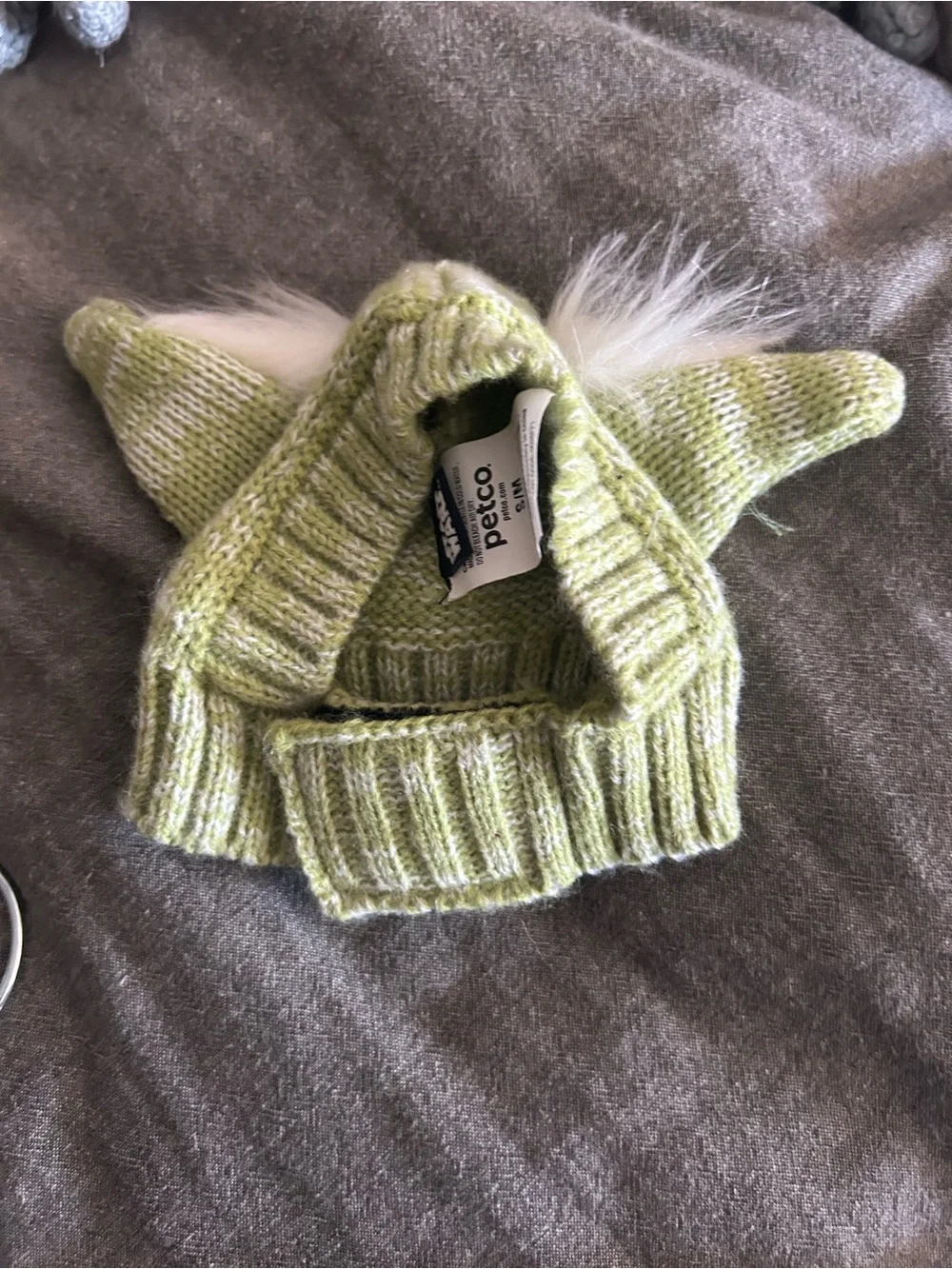 NWOT Yoda knit hat for small dog.
